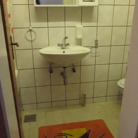 Lima Lazaneo Jelsa (Hvar)