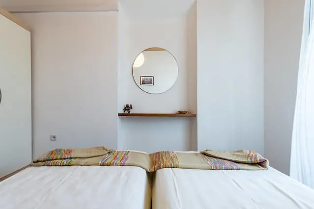 Apartment Lima Lazaneo *